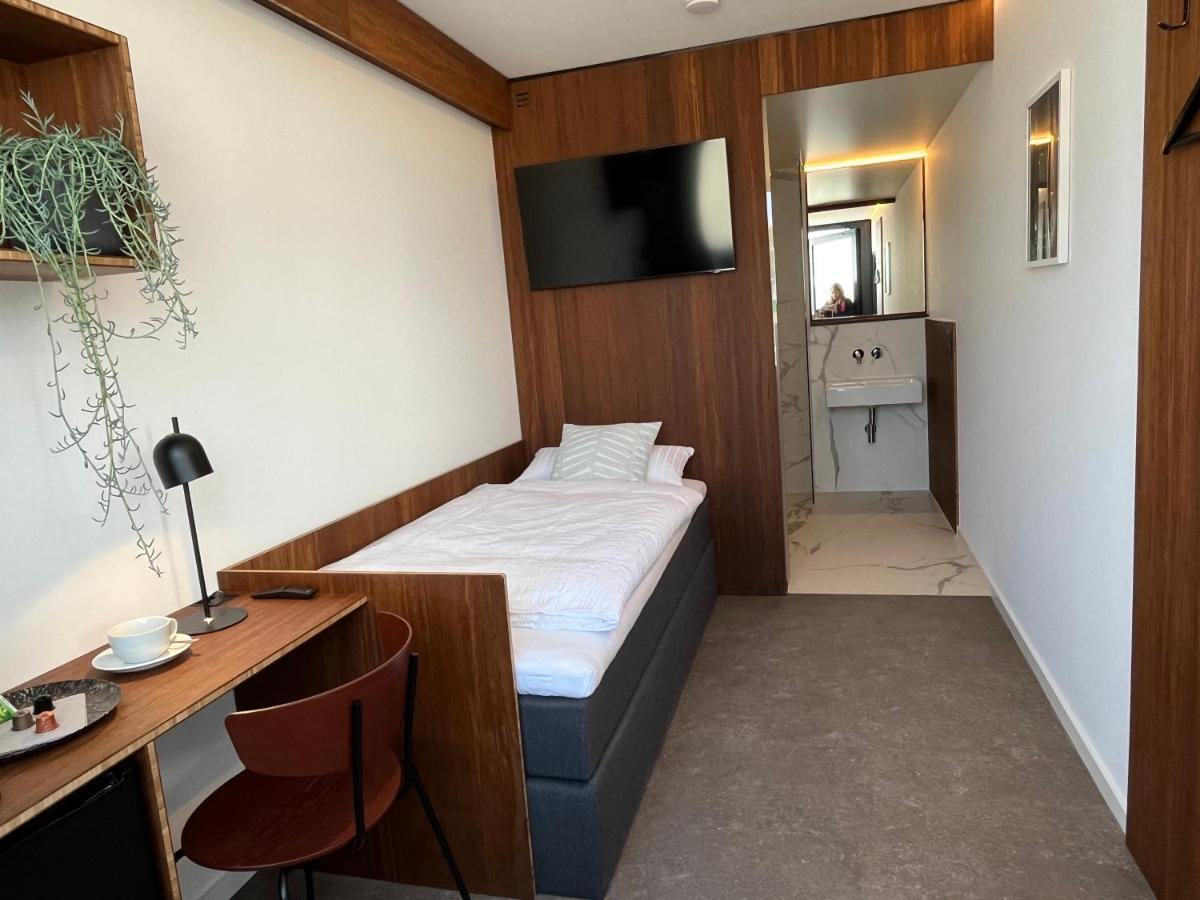 Tin Inn - Hueckelhoven - Das Hotel Aus Hochwertig Ausgebauten Ueberseecontainern Eksteriør bilde