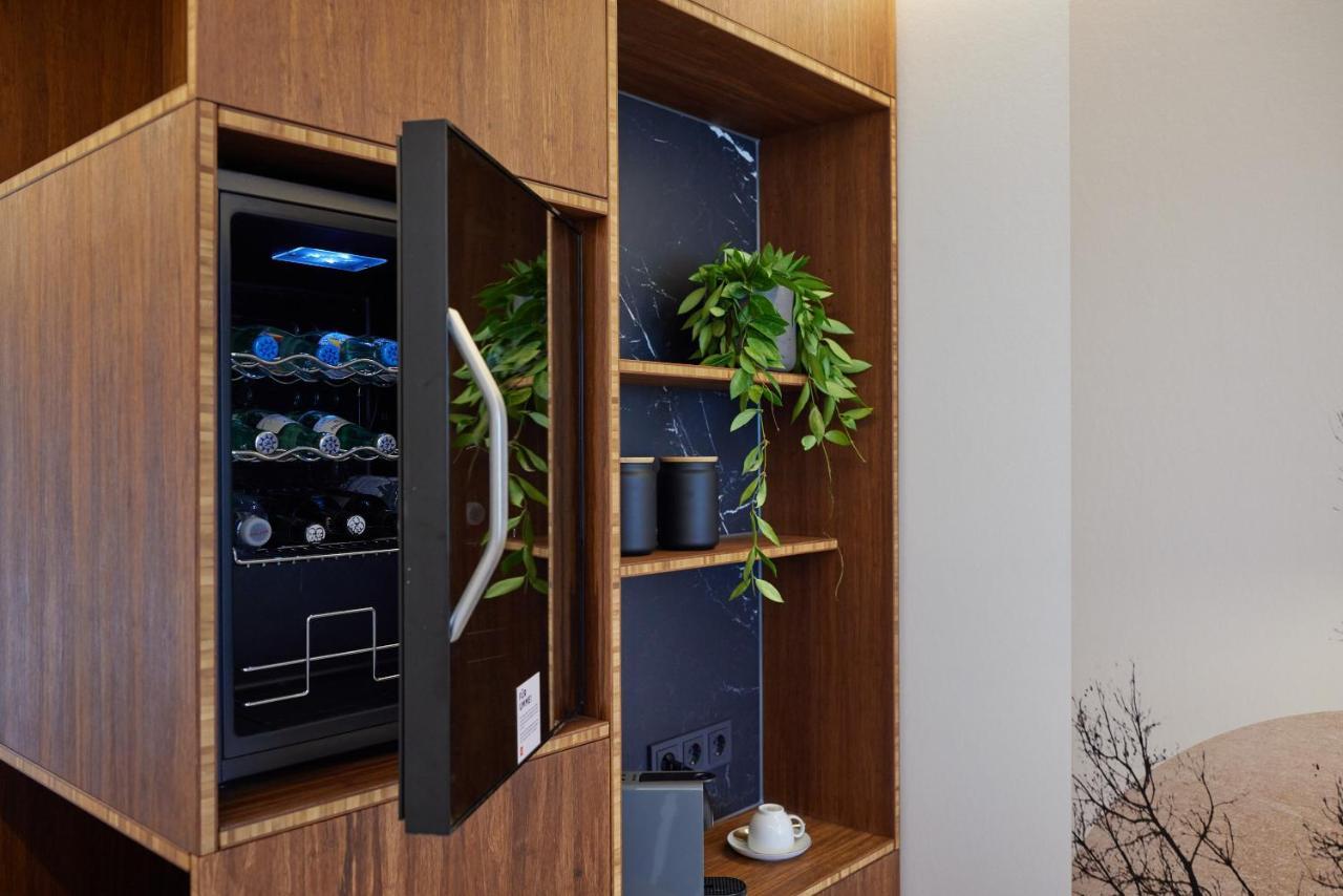 Tin Inn - Hueckelhoven - Das Hotel Aus Hochwertig Ausgebauten Ueberseecontainern Eksteriør bilde