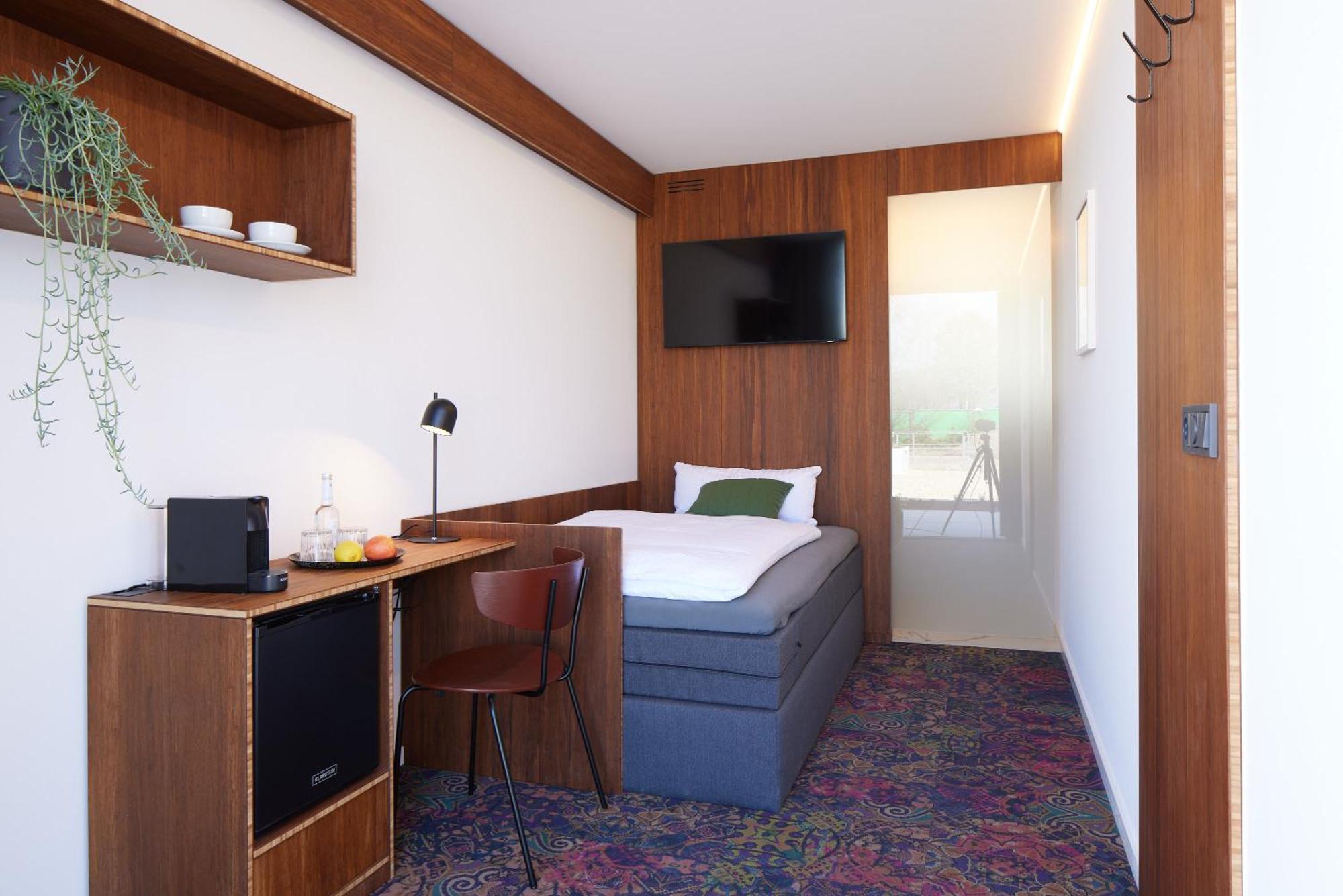 Tin Inn - Hueckelhoven - Das Hotel Aus Hochwertig Ausgebauten Ueberseecontainern Eksteriør bilde