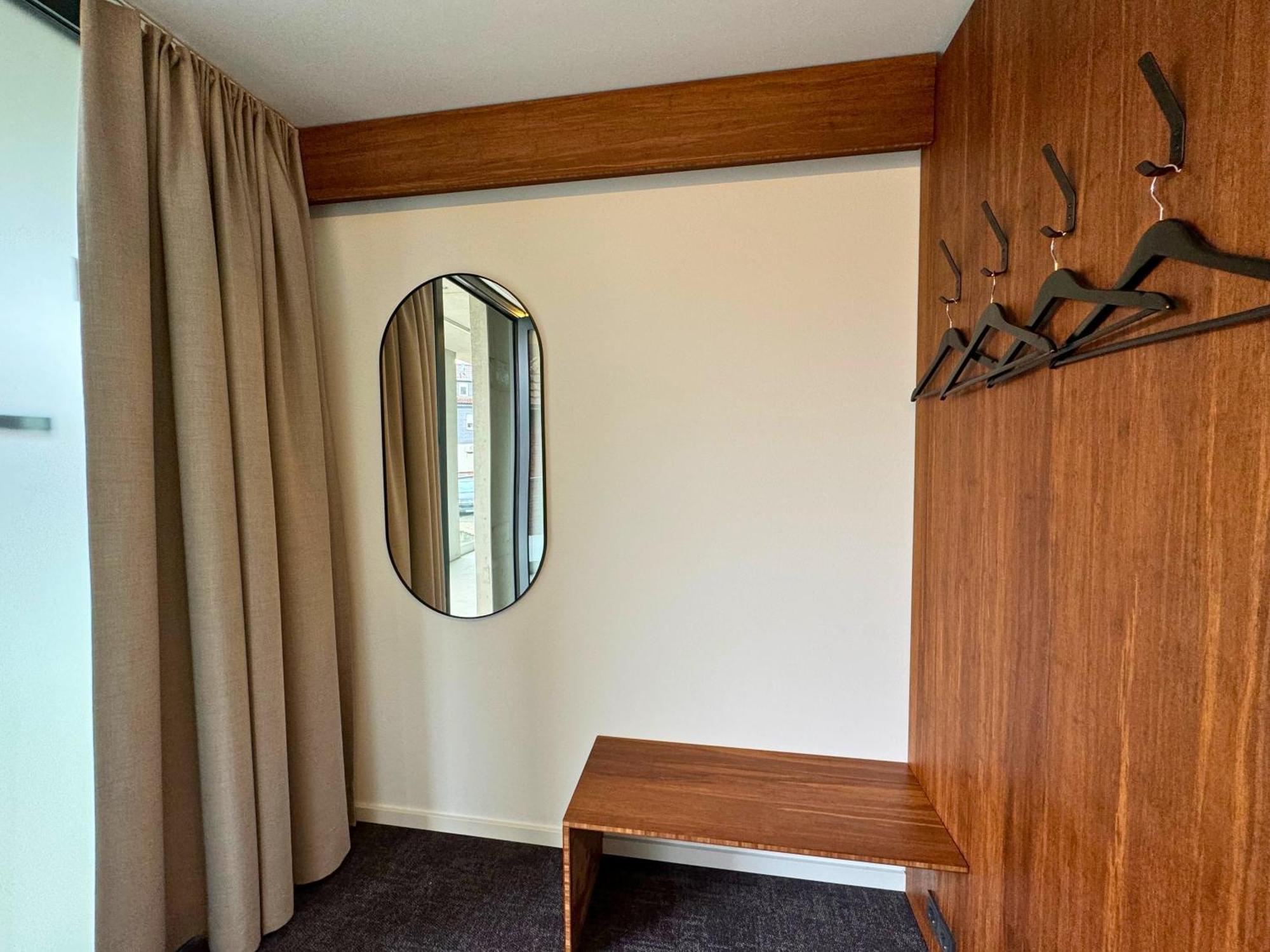 Tin Inn - Hueckelhoven - Das Hotel Aus Hochwertig Ausgebauten Ueberseecontainern Eksteriør bilde